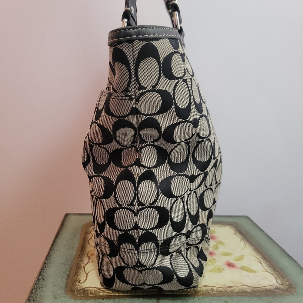 Coach Hadley Black and Gray Signature Canvas With Leather Trim Tote Bag - Picture 4 of 16